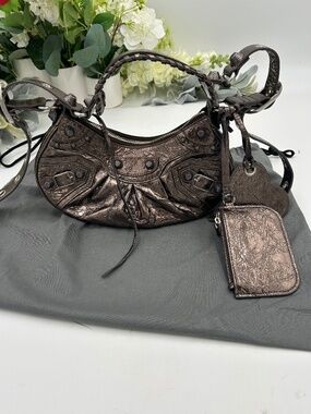 Women’s Balenciaga LE CAGOLE XS metallic leather shoulder bag. NWT